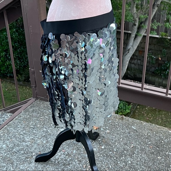 Formal-Skirt-Mini with Silver Payettes sequins sparkle, Las Vegas style, L/XL - Picture 5 of 14